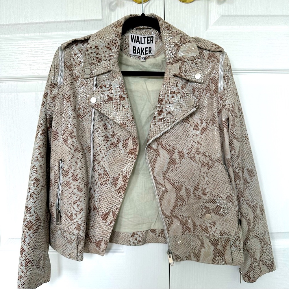 NWOT Walter Baker snake skin 100% leather jacket